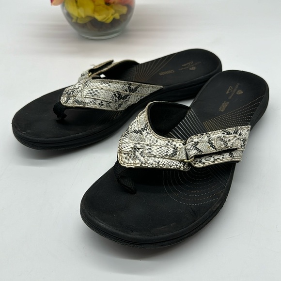Cloudsteppers by Clarks White Snakeskin Sandals Size 8 FFT6816 - Picture 1 of 7